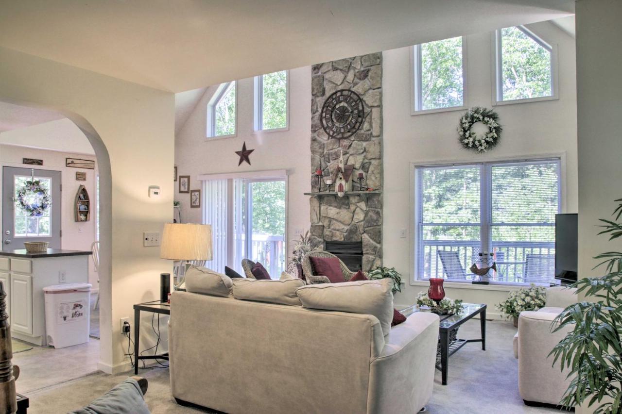 Spacious Home With Deck, Grill And Delaware River View Callicoon 外观 照片