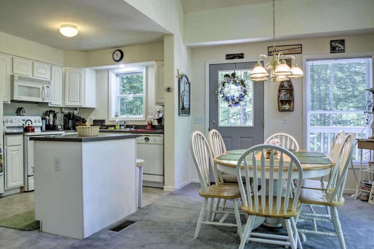 Spacious Home With Deck, Grill And Delaware River View Callicoon 外观 照片